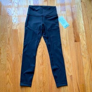 LULULEMON BLACK wunder train hr 25” size 6, LIKE NEW